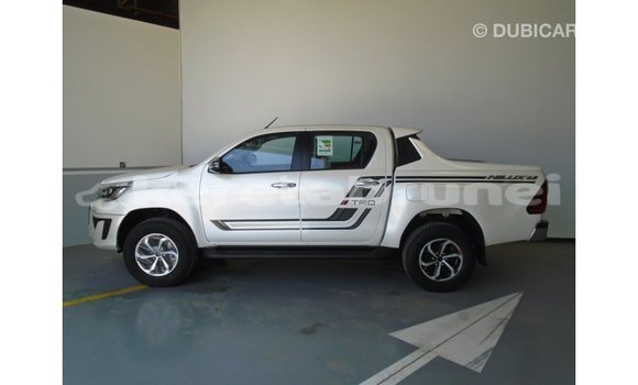 Buy Import Toyota Hilux White Car in Import - Dubai in Belait Buy Import Toyota Hilux White Car in Import - Dubai in Belait