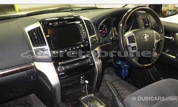 Buy Import Toyota Land Cruiser White Car in Import - Dubai in Belait Buy Import Toyota Land Cruiser White Car in Import - Dubai in Belait