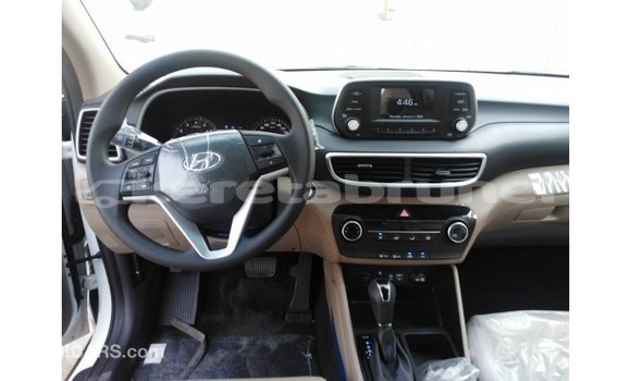 Buy Import Hyundai Tucson White Car in Import - Dubai in Belait Buy Import Hyundai Tucson White Car in Import - Dubai in Belait