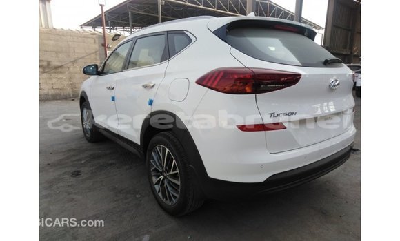 Buy Import Hyundai Tucson White Car in Import - Dubai in Belait Buy Import Hyundai Tucson White Car in Import - Dubai in Belait