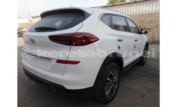 Buy Import Hyundai Tucson White Car in Import - Dubai in Belait Buy Import Hyundai Tucson White Car in Import - Dubai in Belait