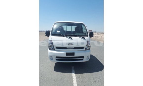 Buy Import Kia Carens White Car in Import - Dubai in Belait Buy Import Kia Carens White Car in Import - Dubai in Belait