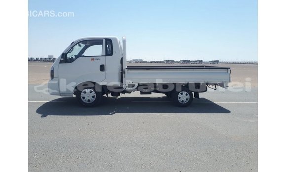 Buy Import Kia Carens White Car in Import - Dubai in Belait Buy Import Kia Carens White Car in Import - Dubai in Belait