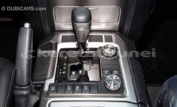 Buy Import Toyota Land Cruiser White Car in Import - Dubai in Belait Buy Import Toyota Land Cruiser White Car in Import - Dubai in Belait