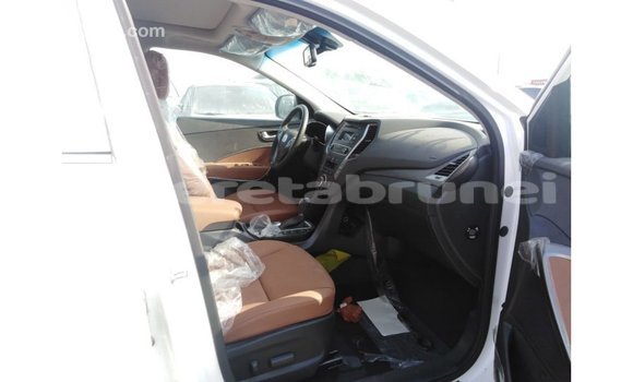 Buy Import Hyundai Santa Fe White Car in Import - Dubai in Belait Buy Import Hyundai Santa Fe White Car in Import - Dubai in Belait