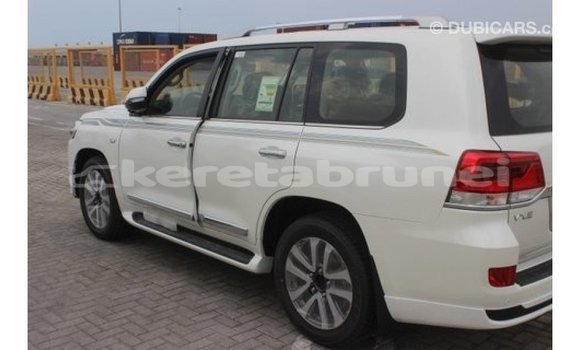 Buy Import Toyota Land Cruiser White Car in Import - Dubai in Belait Buy Import Toyota Land Cruiser White Car in Import - Dubai in Belait