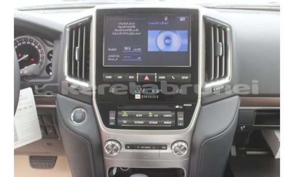 Buy Import Toyota Land Cruiser White Car in Import - Dubai in Belait Buy Import Toyota Land Cruiser White Car in Import - Dubai in Belait