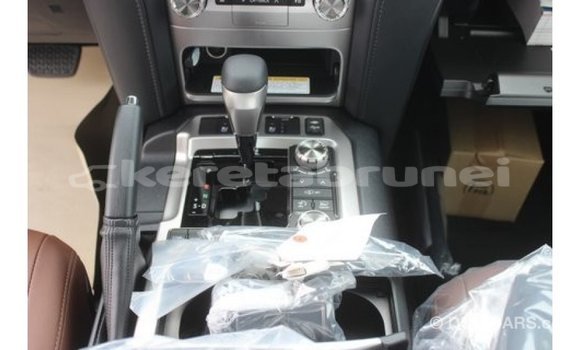 Buy Import Toyota Land Cruiser White Car in Import - Dubai in Belait Buy Import Toyota Land Cruiser White Car in Import - Dubai in Belait