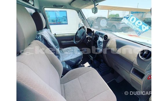 Buy Import Toyota Land Cruiser Beige Car in Import - Dubai in Belait Buy Import Toyota Land Cruiser Beige Car in Import - Dubai in Belait