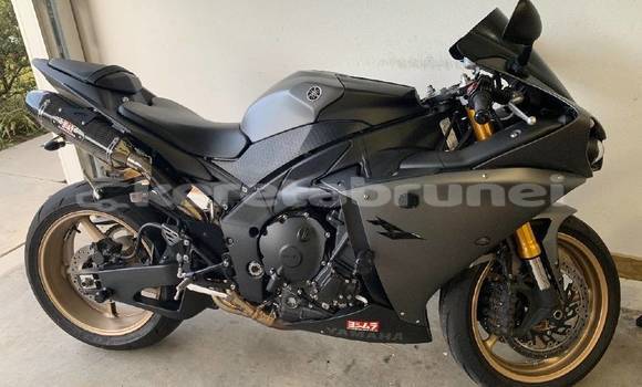 Buy Used Yamaha R1 Beige Bike in Kuala Belait in Belait Buy Used Yamaha R1 Beige Bike in Kuala Belait in Belait