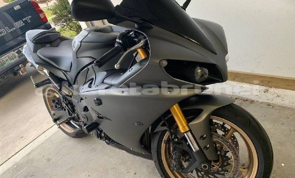 Buy Used Yamaha R1 Beige Bike in Kuala Belait in Belait Buy Used Yamaha R1 Beige Bike in Kuala Belait in Belait