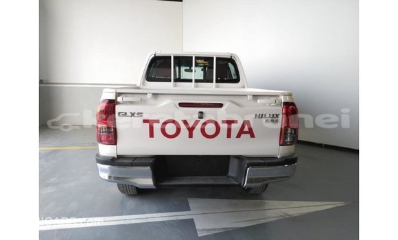 Buy Import Toyota Hilux White Car in Import - Dubai in Belait Buy Import Toyota Hilux White Car in Import - Dubai in Belait