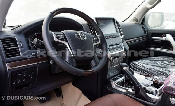Buy Import Toyota Land Cruiser White Car in Import - Dubai in Belait Buy Import Toyota Land Cruiser White Car in Import - Dubai in Belait