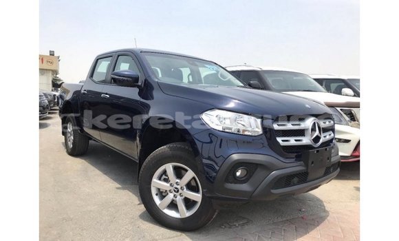 Buy Import Mercedes-Benz 250 Blue Car in Import - Dubai in Belait Buy Import Mercedes-Benz 250 Blue Car in Import - Dubai in Belait