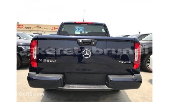 Buy Import Mercedes-Benz 250 Blue Car in Import - Dubai in Belait Buy Import Mercedes-Benz 250 Blue Car in Import - Dubai in Belait