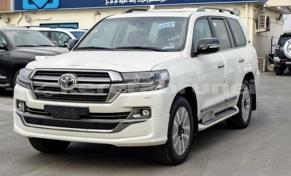 Buy Import Toyota Land Cruiser White Car in Import - Dubai in Belait Buy Import Toyota Land Cruiser White Car in Import - Dubai in Belait