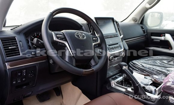 Buy Import Toyota Land Cruiser White Car in Import - Dubai in Belait Buy Import Toyota Land Cruiser White Car in Import - Dubai in Belait