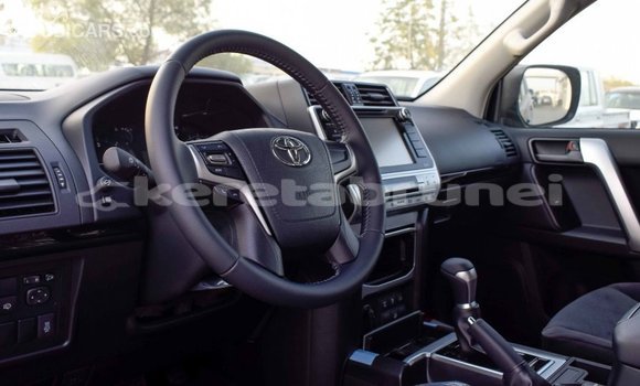 Buy Import Toyota Land Cruiser Black Car in Import - Dubai in Belait Buy Import Toyota Land Cruiser Black Car in Import - Dubai in Belait