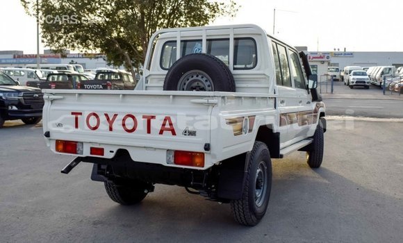 Buy Import Toyota Land Cruiser White Car in Import - Dubai in Belait Buy Import Toyota Land Cruiser White Car in Import - Dubai in Belait