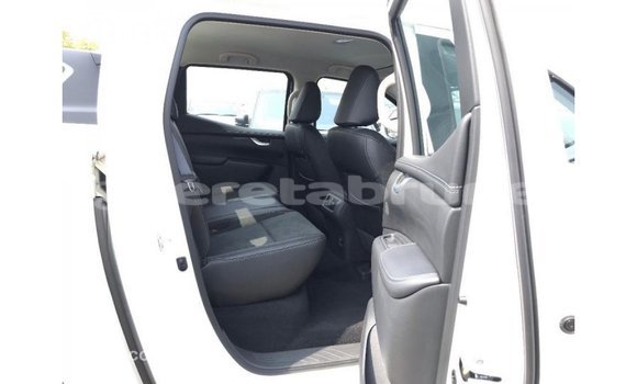 Buy Import Mercedes-Benz 250 White Car in Import - Dubai in Belait Buy Import Mercedes-Benz 250 White Car in Import - Dubai in Belait