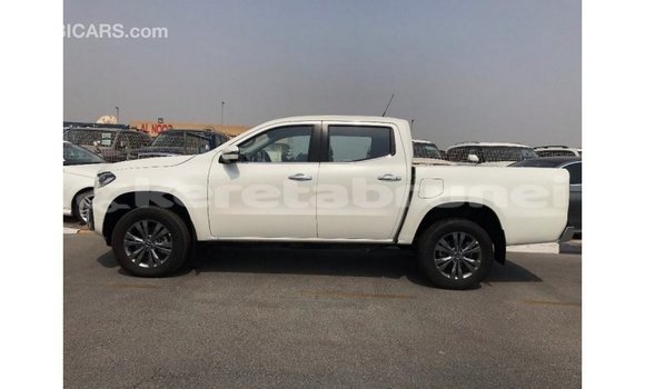 Buy Import Mercedes-Benz 250 White Car in Import - Dubai in Belait Buy Import Mercedes-Benz 250 White Car in Import - Dubai in Belait