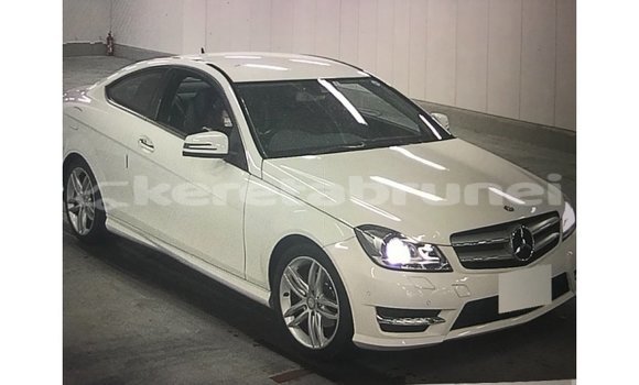 Buy Import Mercedes-Benz 190 White Car in Import - Dubai in Belait Buy Import Mercedes-Benz 190 White Car in Import - Dubai in Belait