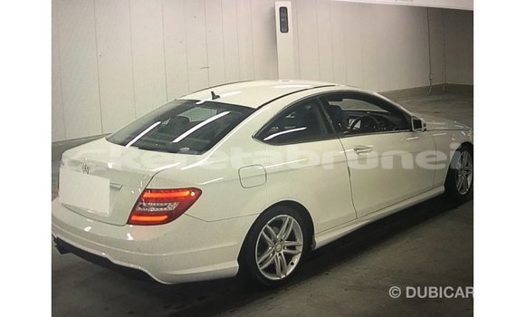 Buy Import Mercedes-Benz 190 White Car in Import - Dubai in Belait Buy Import Mercedes-Benz 190 White Car in Import - Dubai in Belait