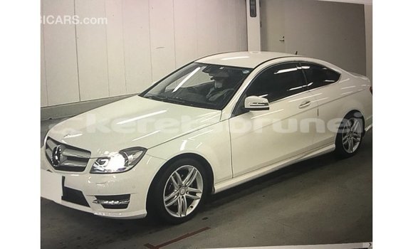 Buy Import Mercedes-Benz 190 White Car in Import - Dubai in Belait Buy Import Mercedes-Benz 190 White Car in Import - Dubai in Belait