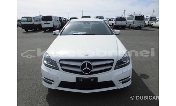 Buy Import Mercedes-Benz 190 White Car in Import - Dubai in Belait Buy Import Mercedes-Benz 190 White Car in Import - Dubai in Belait