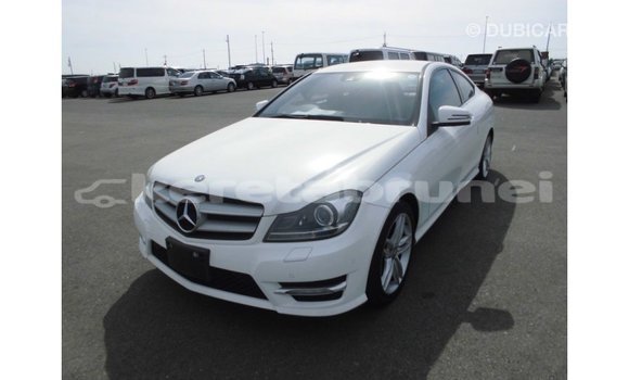 Buy Import Mercedes-Benz 190 White Car in Import - Dubai in Belait Buy Import Mercedes-Benz 190 White Car in Import - Dubai in Belait