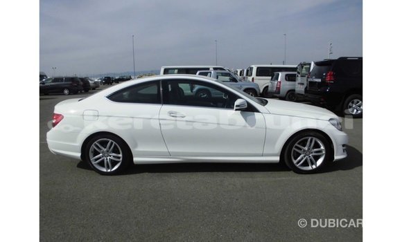 Buy Import Mercedes-Benz 190 White Car in Import - Dubai in Belait Buy Import Mercedes-Benz 190 White Car in Import - Dubai in Belait