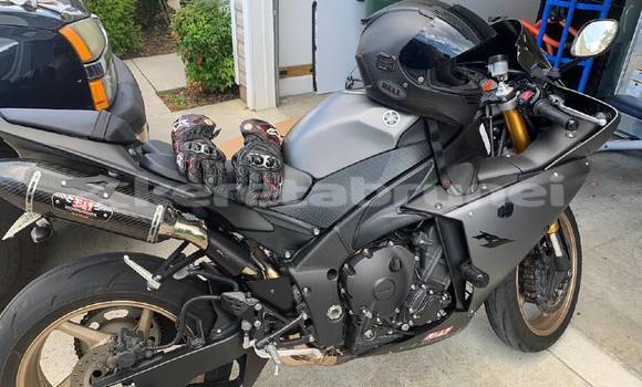 Buy Used Yamaha R1 Beige Bike in Kuala Belait in Belait Buy Used Yamaha R1 Beige Bike in Kuala Belait in Belait