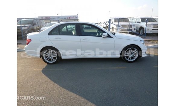 Buy Import Mercedes-Benz 200 White Car in Import - Dubai in Belait Buy Import Mercedes-Benz 200 White Car in Import - Dubai in Belait