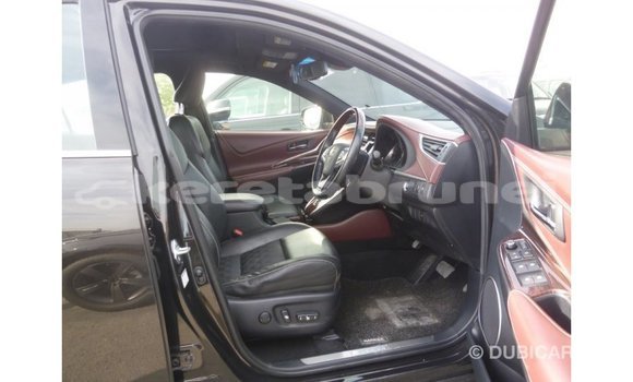 Buy Import Toyota Harrier Black Car in Import - Dubai in Belait Buy Import Toyota Harrier Black Car in Import - Dubai in Belait