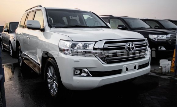 Buy Import Toyota Land Cruiser White Car in Import - Dubai in Belait Buy Import Toyota Land Cruiser White Car in Import - Dubai in Belait