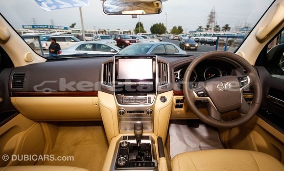 Buy Import Toyota Land Cruiser White Car in Import - Dubai in Belait Buy Import Toyota Land Cruiser White Car in Import - Dubai in Belait