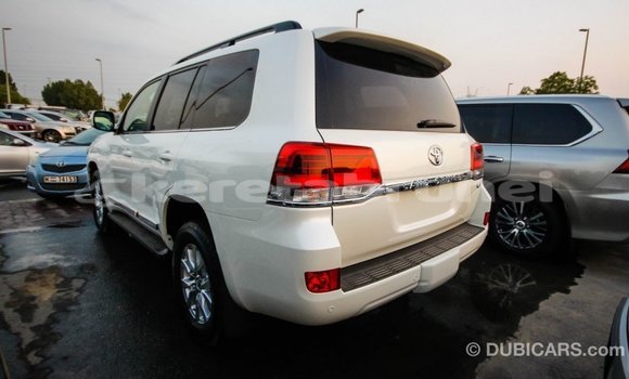 Buy Import Toyota Land Cruiser White Car in Import - Dubai in Belait Buy Import Toyota Land Cruiser White Car in Import - Dubai in Belait