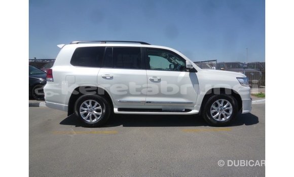 Buy Import Toyota Land Cruiser White Car in Import - Dubai in Belait Buy Import Toyota Land Cruiser White Car in Import - Dubai in Belait