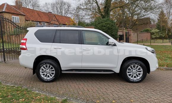 Buy Used Toyota Land Cruiser White Car in Tutong in Tutong Buy Used Toyota Land Cruiser White Car in Tutong in Tutong