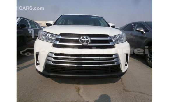 Buy Import Toyota Kluger White Car in Import - Dubai in Belait Buy Import Toyota Kluger White Car in Import - Dubai in Belait