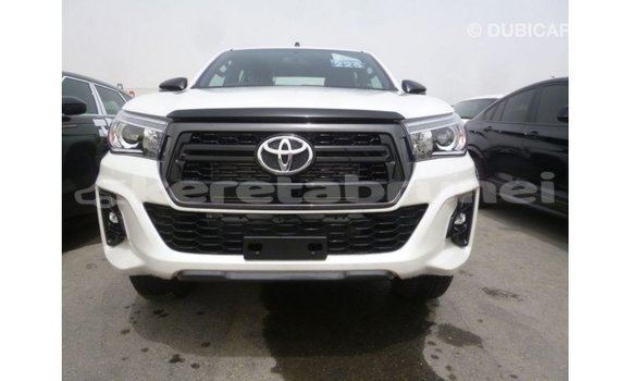 Buy Import Toyota Hilux White Car in Import - Dubai in Belait Buy Import Toyota Hilux White Car in Import - Dubai in Belait