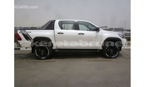 Buy Import Toyota Hilux White Car in Import - Dubai in Belait Buy Import Toyota Hilux White Car in Import - Dubai in Belait
