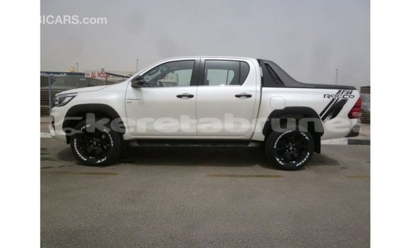 Buy Import Toyota Hilux White Car in Import - Dubai in Belait Buy Import Toyota Hilux White Car in Import - Dubai in Belait