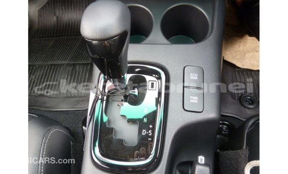 Buy Import Toyota Hilux White Car in Import - Dubai in Belait Buy Import Toyota Hilux White Car in Import - Dubai in Belait