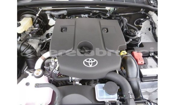 Buy Import Toyota Hilux White Car in Import - Dubai in Belait Buy Import Toyota Hilux White Car in Import - Dubai in Belait