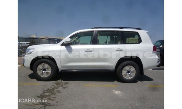 Buy Import Toyota Land Cruiser White Car in Import - Dubai in Belait Buy Import Toyota Land Cruiser White Car in Import - Dubai in Belait