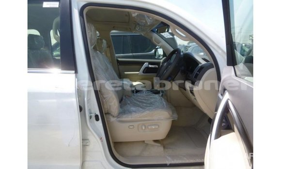 Buy Import Toyota Land Cruiser White Car in Import - Dubai in Belait Buy Import Toyota Land Cruiser White Car in Import - Dubai in Belait