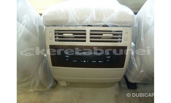 Buy Import Toyota Land Cruiser White Car in Import - Dubai in Belait Buy Import Toyota Land Cruiser White Car in Import - Dubai in Belait