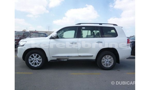 Buy Import Toyota Land Cruiser White Car in Import - Dubai in Belait Buy Import Toyota Land Cruiser White Car in Import - Dubai in Belait