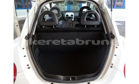Buy Import Volkswagen Beetle White Car in Import - Dubai in Belait Buy Import Volkswagen Beetle White Car in Import - Dubai in Belait